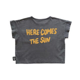 SUN IS OUT Cropped T-shirt / Vintage Grey